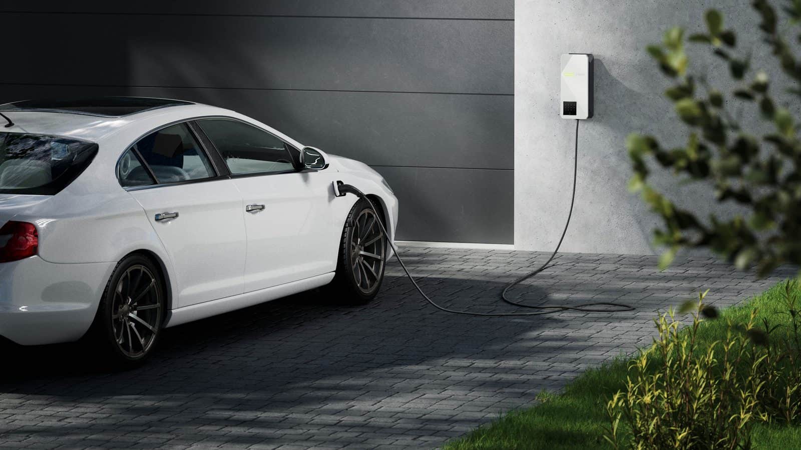 Elektrische auto aan een laadpaal.